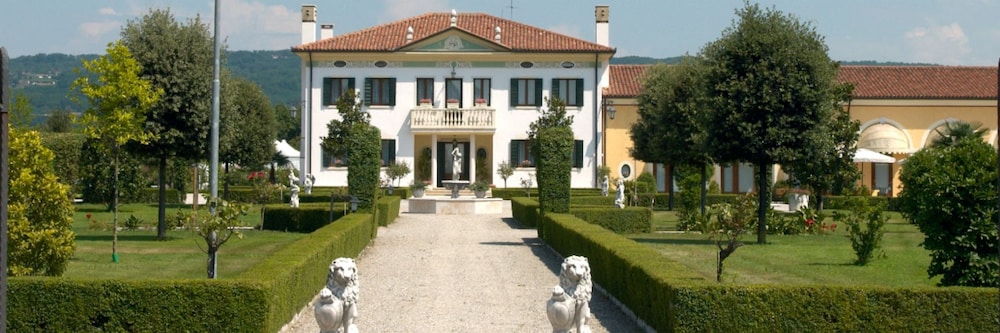 Villa Serena Agriturismo — 4-Star Luxury Hotel in Montebelluna, Italy