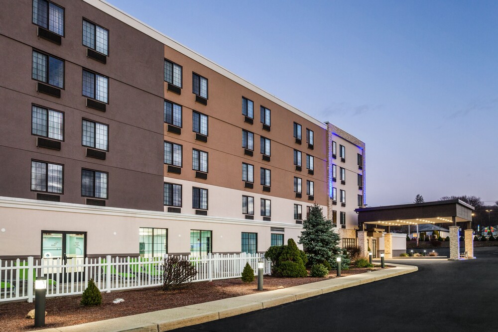 Holiday Inn Express Hotel & Suites Providence Woonsocket by IHG - photo 27