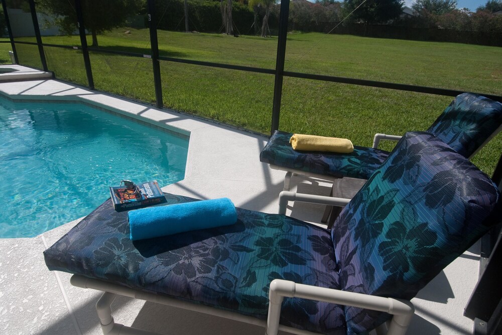 South facing Pool With Spa & Games Room - photo 35