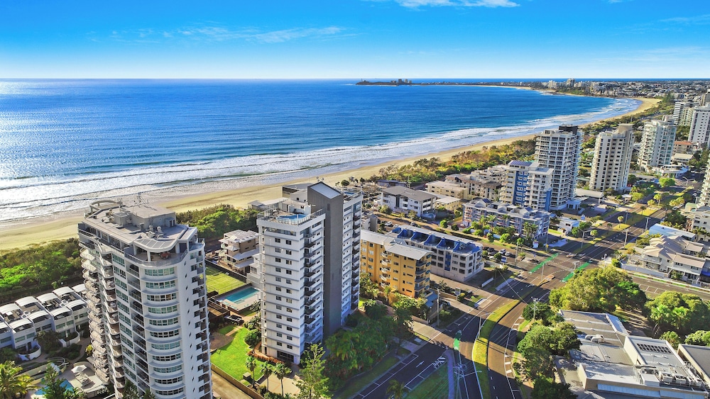 Majorca Isle Beachside Resort — Maroochydore