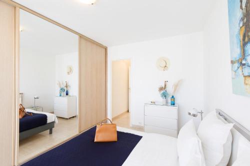 On la Croisette fabulous sea view 1 bed in Cannes, France