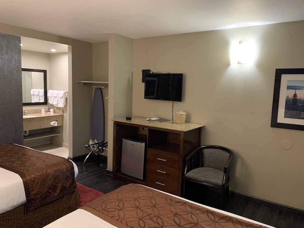 Ramada by Wyndham Rockville Centre - photo 16