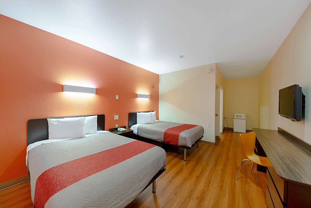 Motel 6 Rhome TX - photo 17