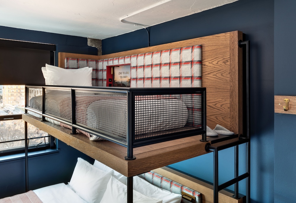 The Revolution Hotel - photo 25