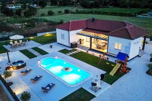 Villa Noemi — 4-Star Luxury Hotel in Sinj, Croatia