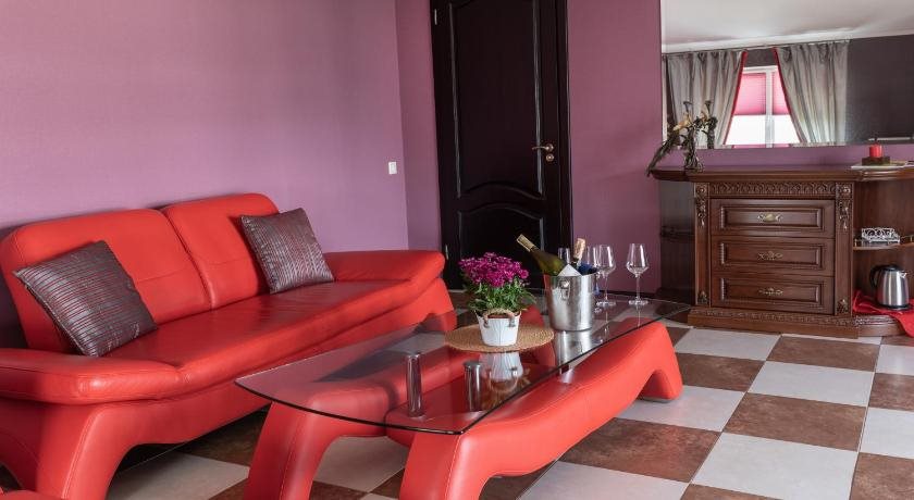 Dergachov Guest House — 4-Star Luxury Hotel in Obukhiv, Ukraine