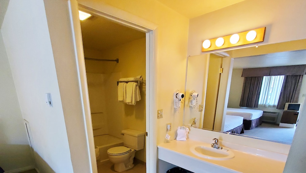 Magnuson Hotel Ely - photo 16