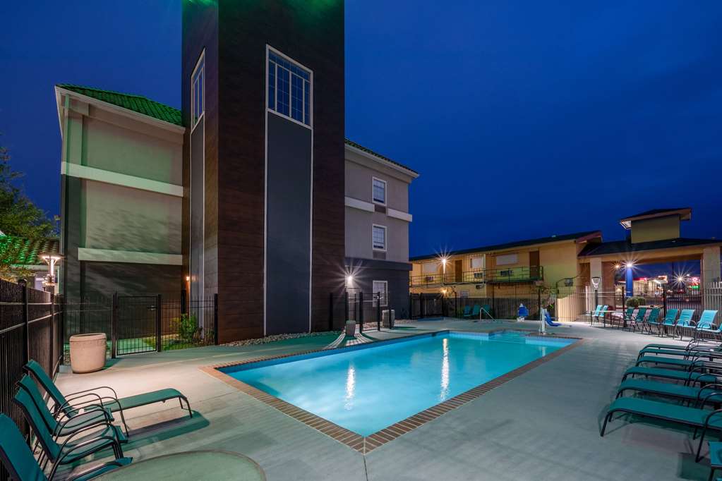La Quinta Inn & Suites by Wyndham New Braunfels - photo 70