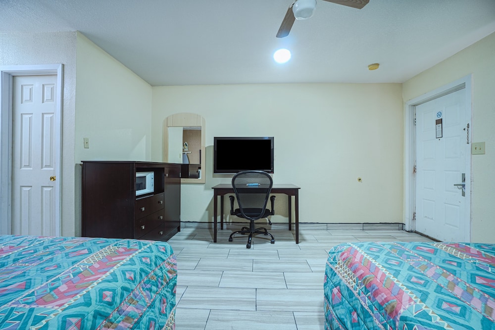 Texas Inn San Benito near Harlingen - photo 24