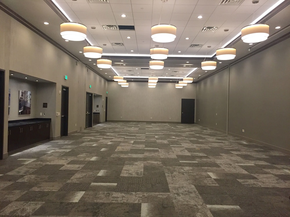 Hampton Inn & Suites Downtown St. Paul - photo 67
