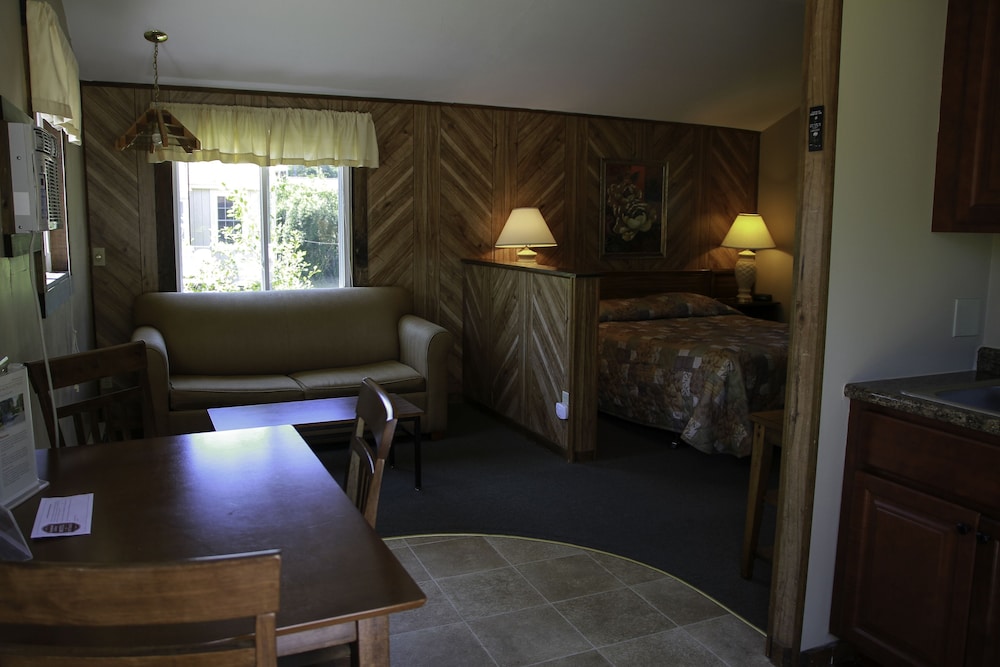 Kennebunk Gallery Motel & Cottages - photo 13