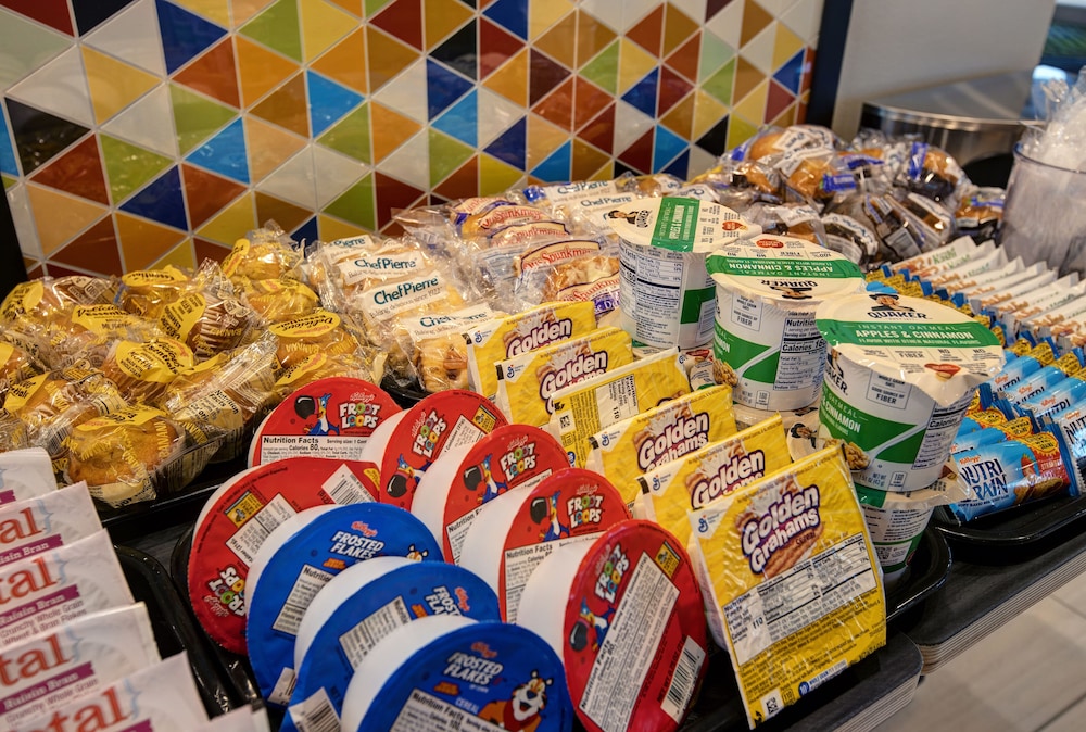 Holiday Inn Express & Suites Milwaukee Brookfield by IHG - photo 36