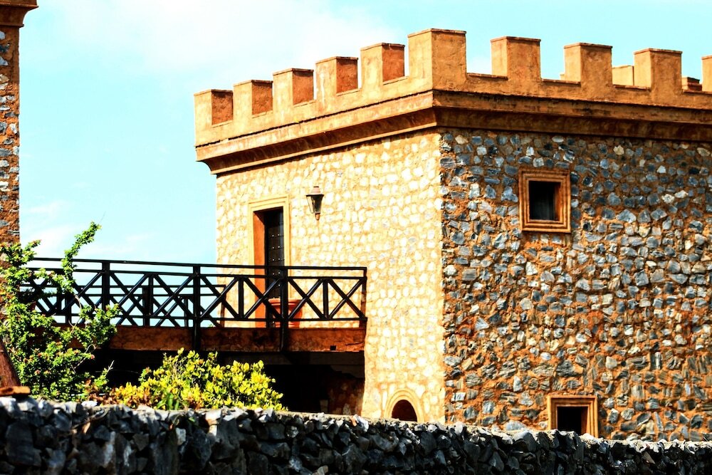 El Castillo - carbon neutral hotel in Samana