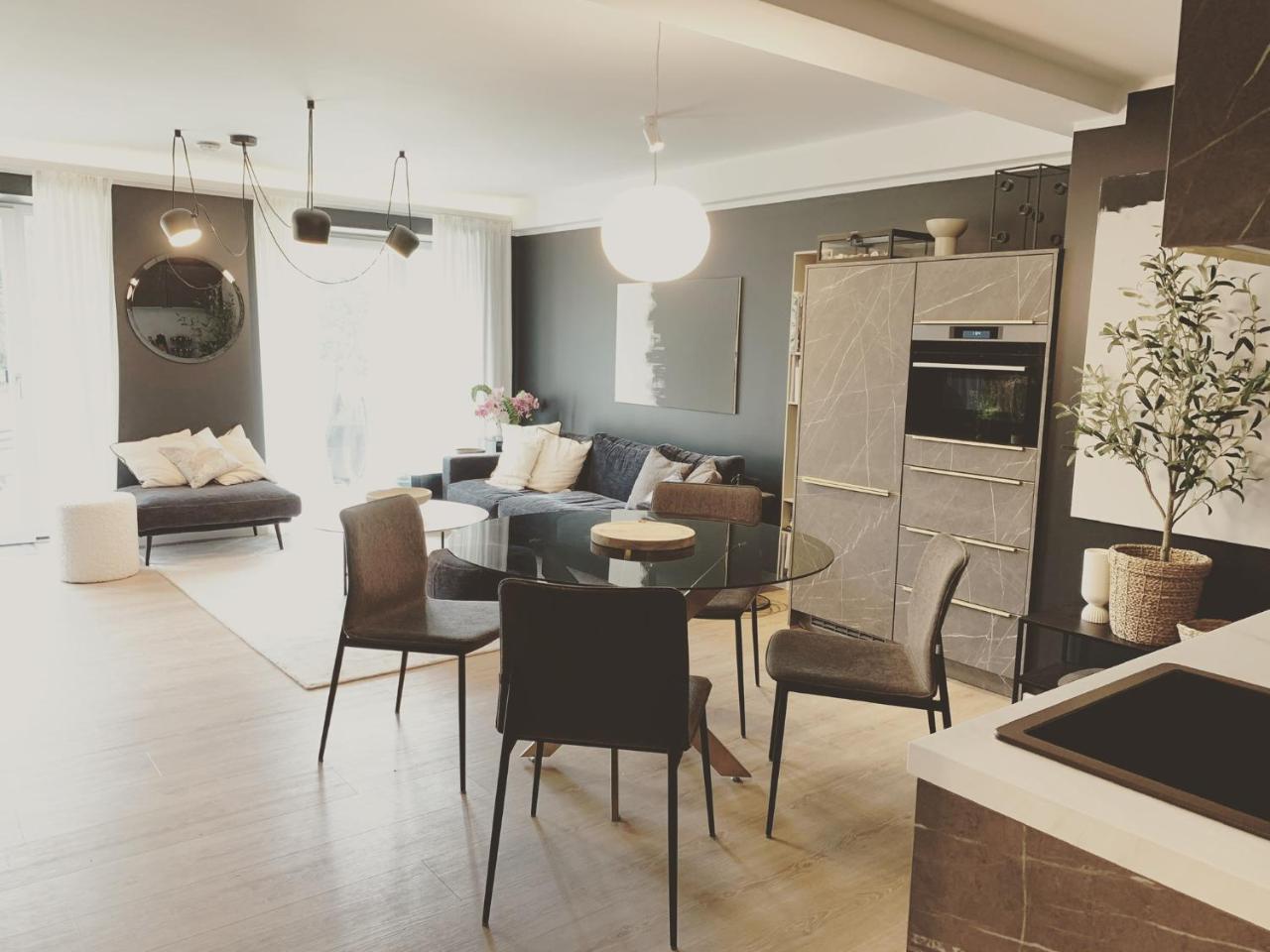 FeWo Prora Designapartment Sir Henry — 4-Star Luxury Hotel in Ostseebad Binz, Germany