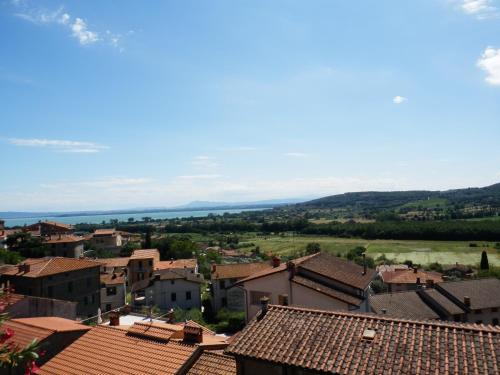 Appartamento Oscar — 4-Star Luxury Hotel in Tuoro Sul Trasimeno, Italy
