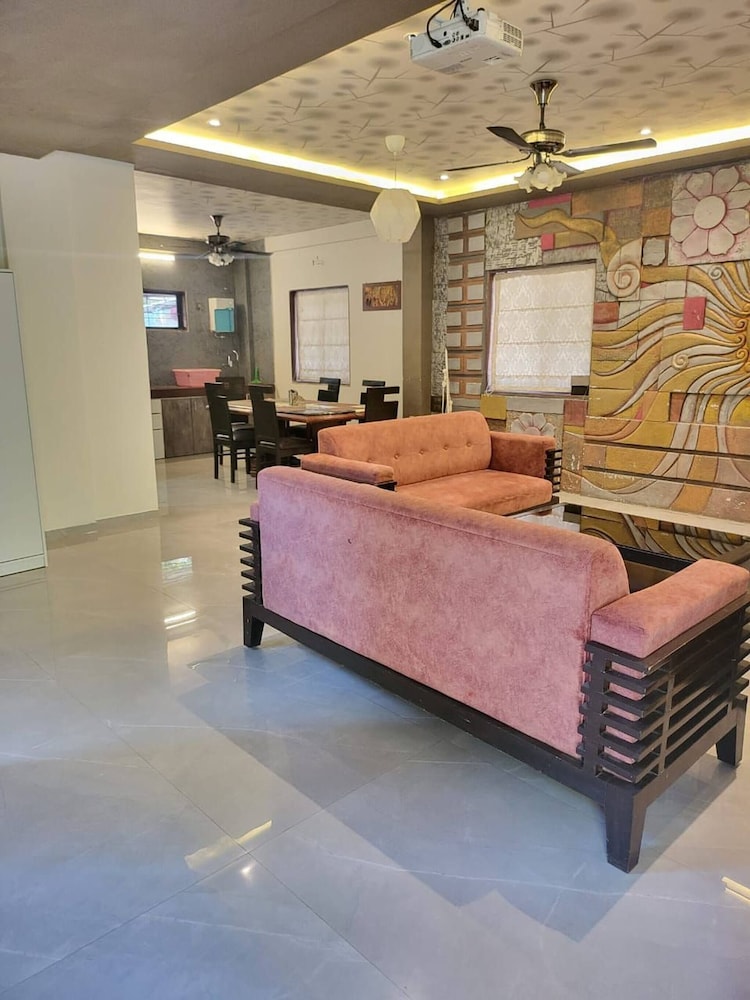 Misty Palace Luxury Villa by Natura Stays — 4-Star Luxury Hotel in Lonavla, India
