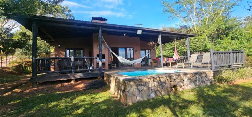 Robin Cottage Da Gama Lake — 4-Star Luxury Hotel in White River, South Africa