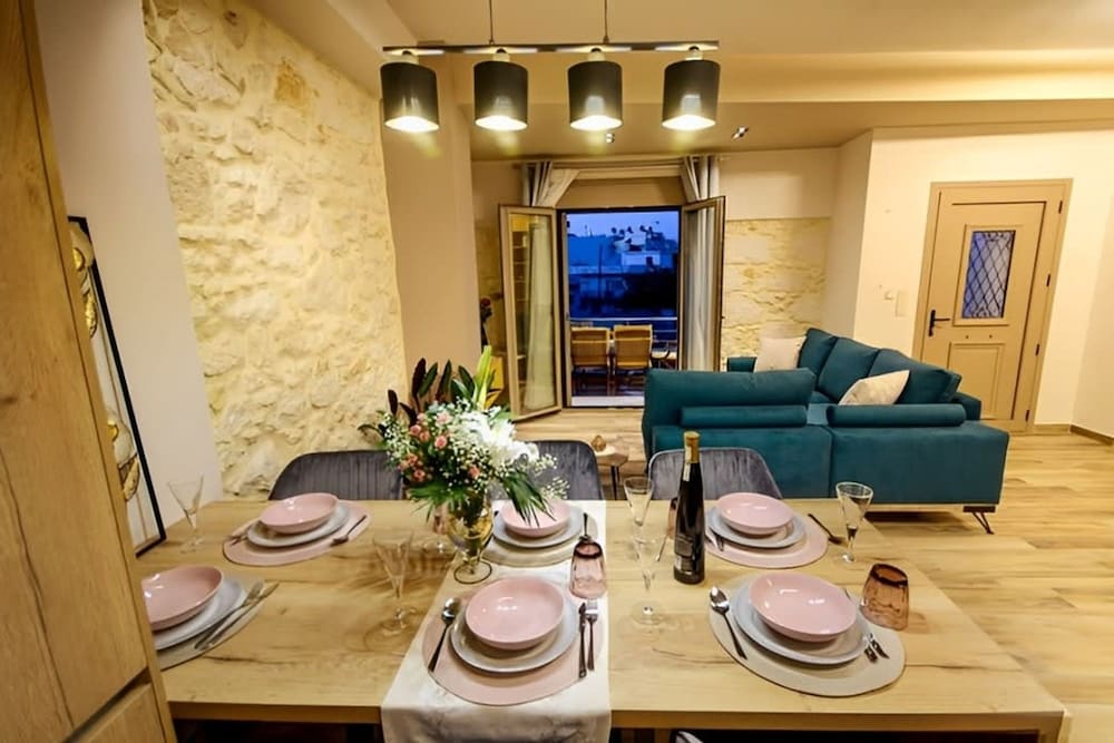 Casa di Cleopatra Heraklion Luxurious Getaway — 4-Star Luxury Hotel in Irakleion, Greece
