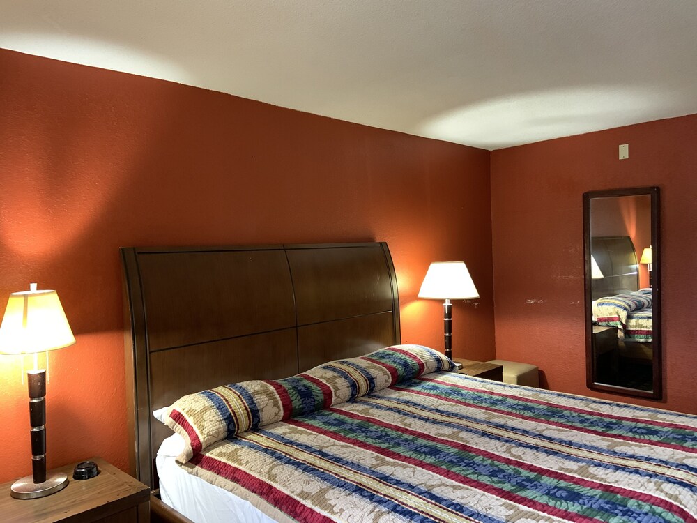 Real Value Inn - photo 10