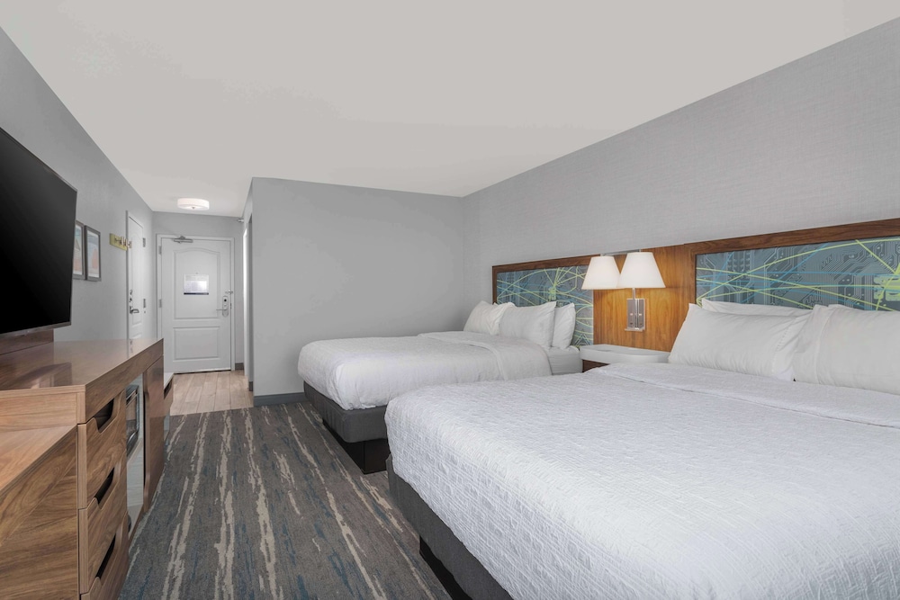 Hampton Inn & Suites Lincoln Northeast I 80 - photo 3