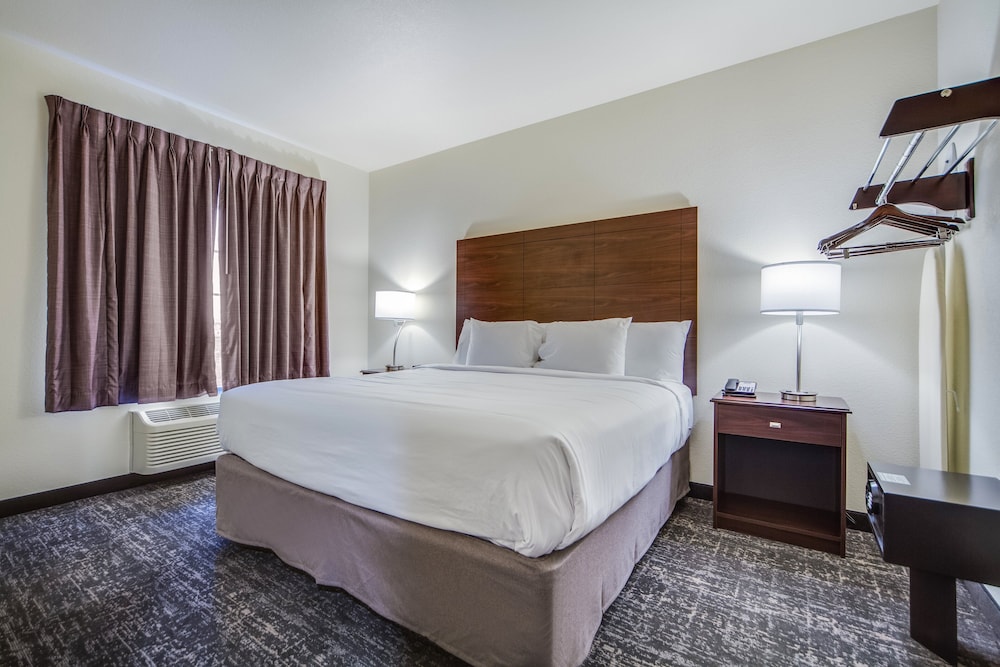 Cobblestone Hotel & Suites Cozad - photo 32