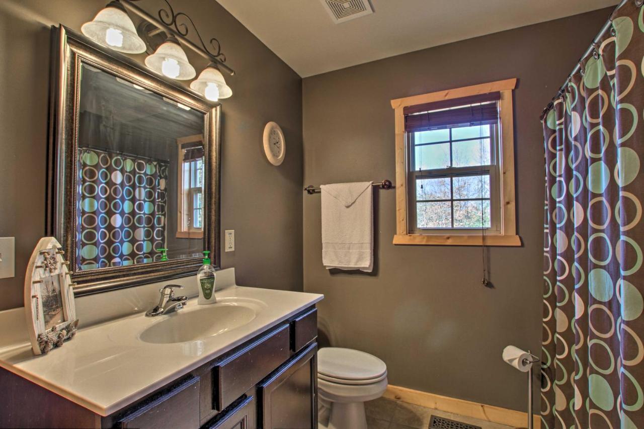 Close to Vineyards Updated New Haven Retreat — hotel in New Haven