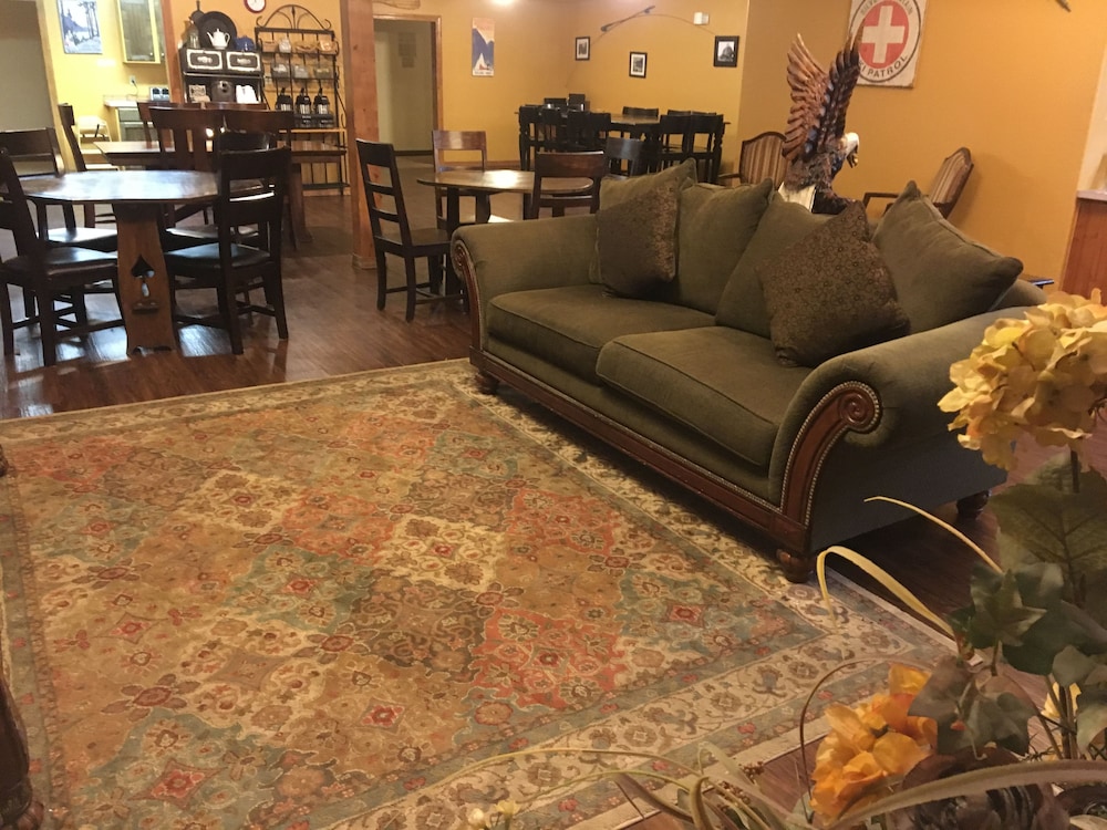 FairBridge Inn & Suites Kellogg - photo 3