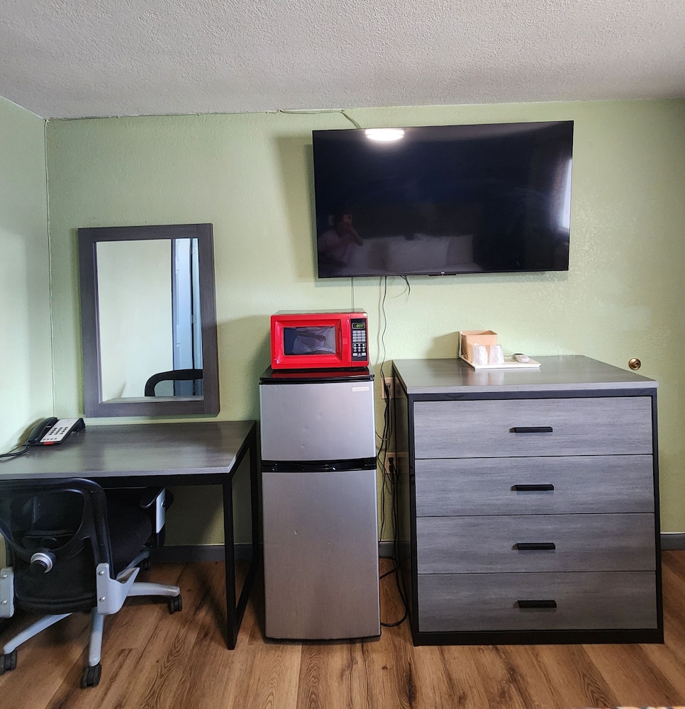 Plaza Motel - photo 7