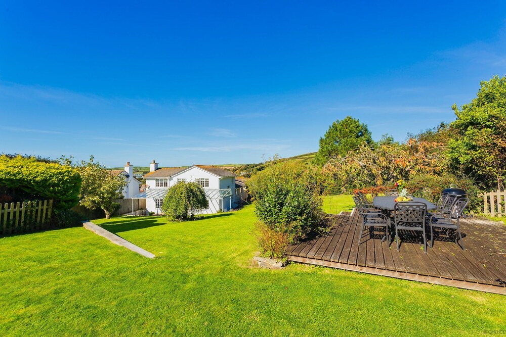 Croyde Meadowbank 4 Bedrooms — 4-Star Luxury Hotel in Braunton, United Kingdom