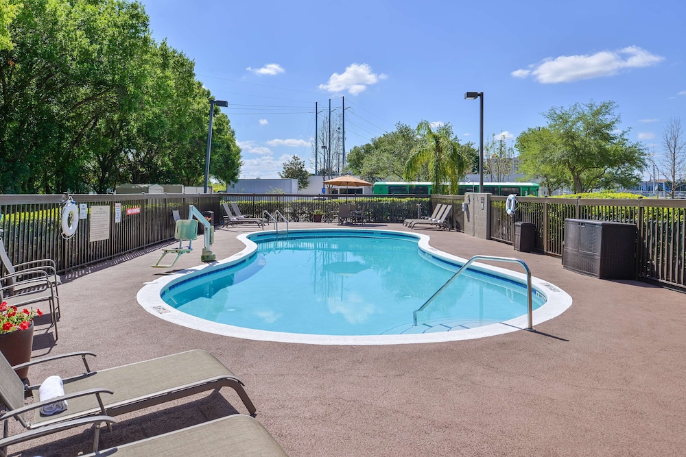 Hampton Inn closest to Universal Orlando - photo 17