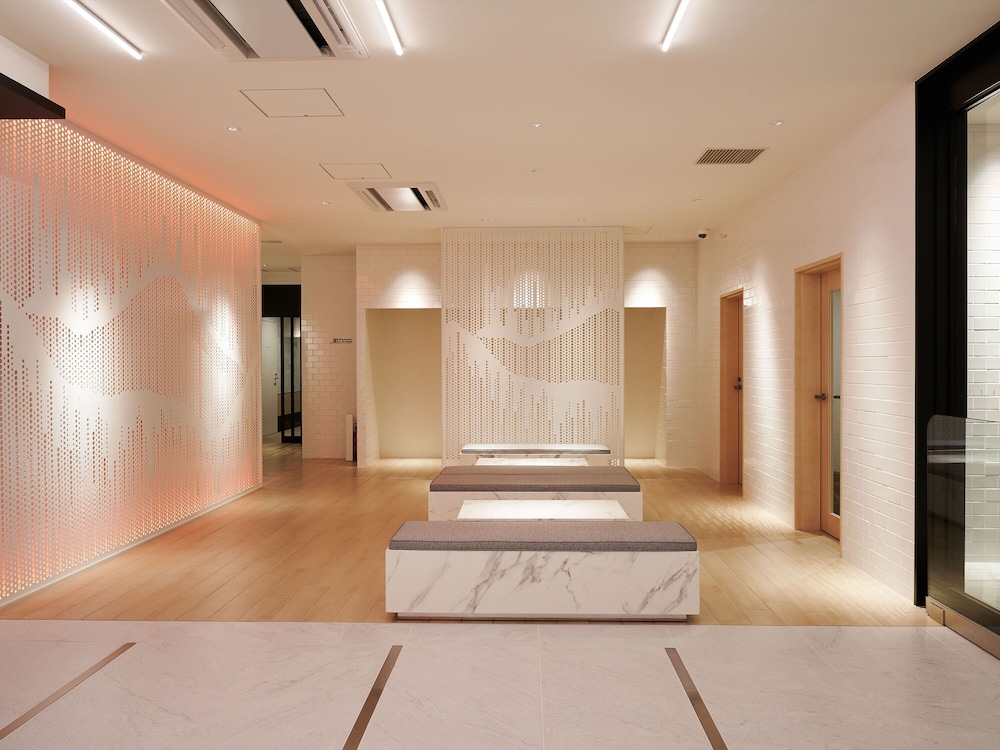 Henna Hotel Komatsu Ekimae — Komatsu
