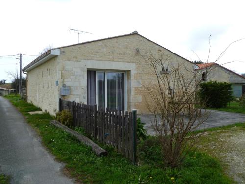 La grange - last minute hotel in Saint-Germain-De-Lusignan
