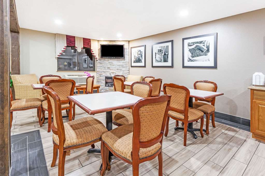 Super 8 by Wyndham Sterling Heights Detroit Area - photo 14