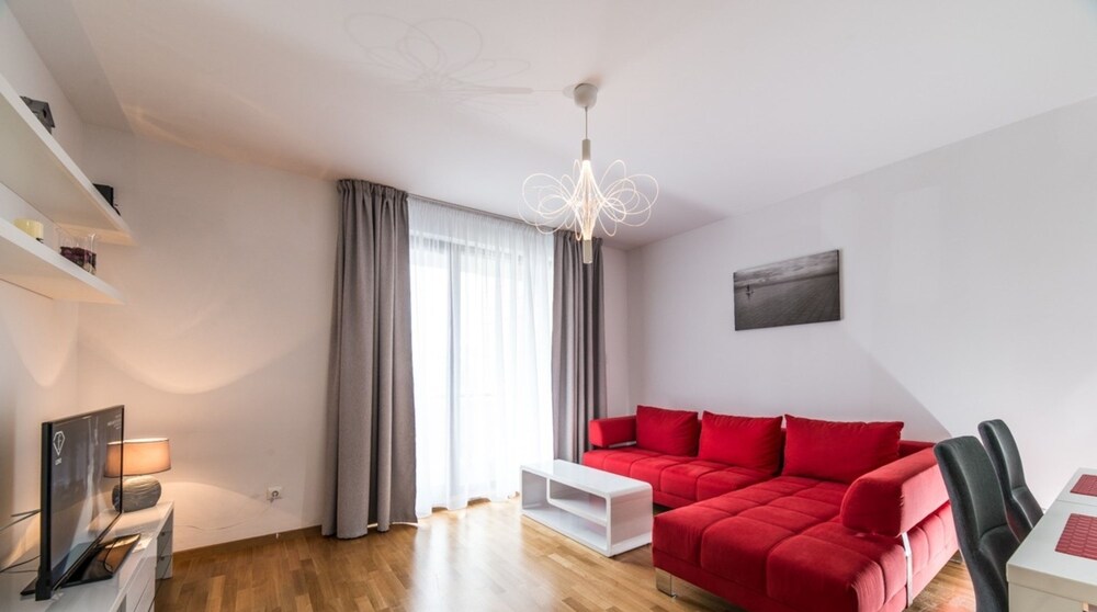 Red Hotel Riviera Suite & Lake — 4-Star Luxury Hotel in Cluj-Napoca, Romania