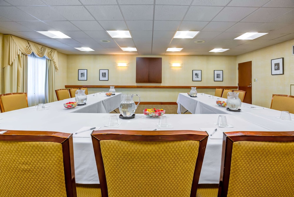 Hampton Inn Boston Norwood - photo 49