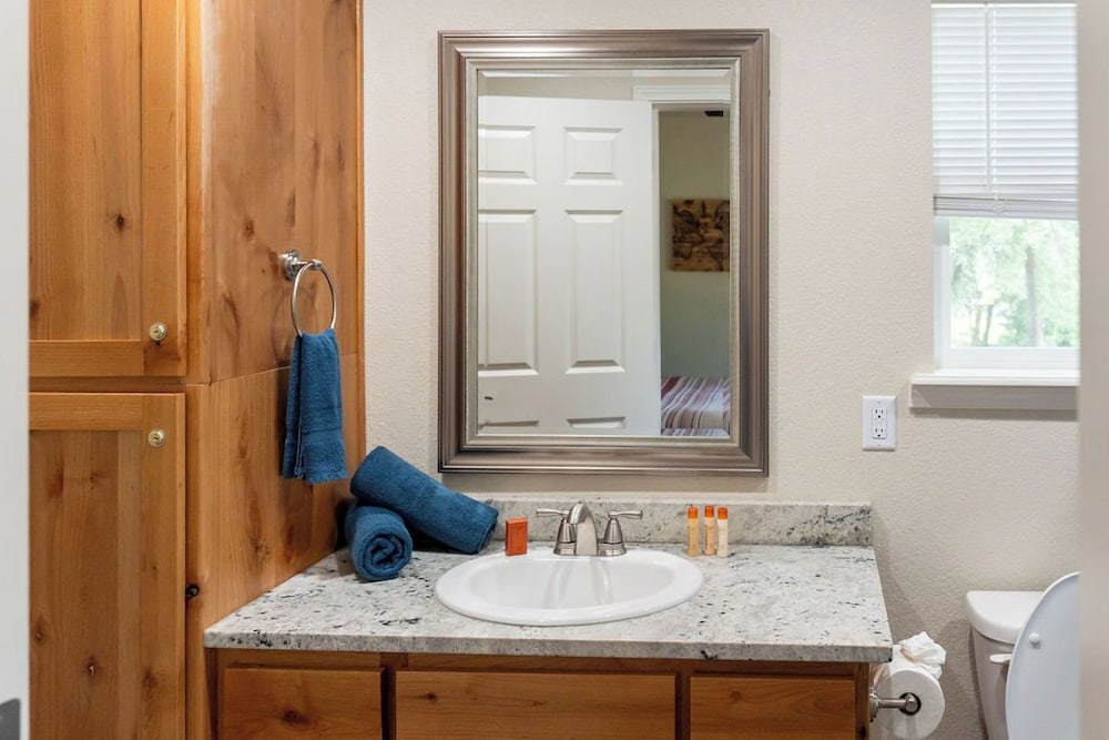 Rogue River Resort - photo 17