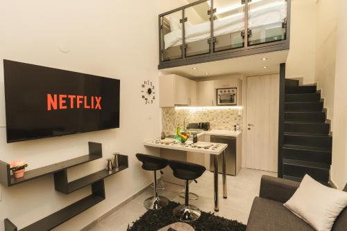 Empyrean Loft by Nexus Next To Martiou Str And Shops 10 Mins From City Centre — 4-Star Luxury Hotel in Thessaloniki, Greece