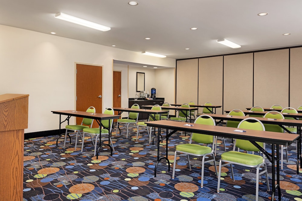 Holiday Inn Express Hotel & Suites Edmond by IHG - photo 54