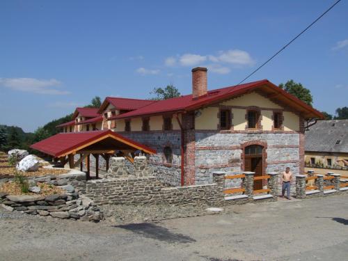 Ranc pod Rejvizem — hotel in Zlate Hory