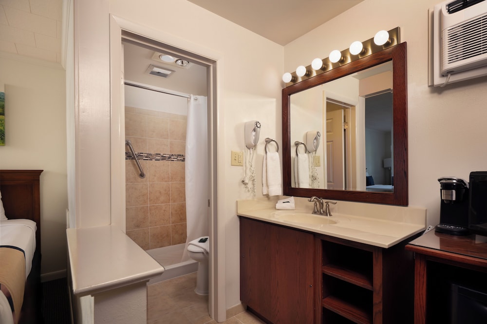 Travelers Rest Motel - photo 13