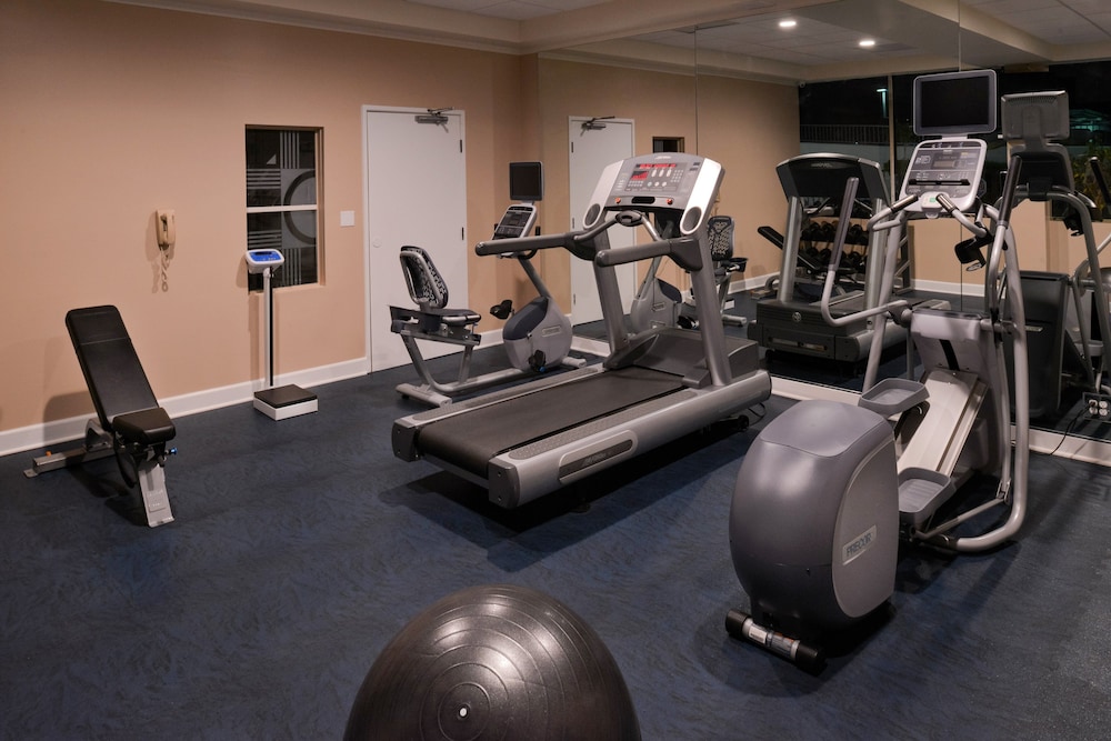 Holiday Inn Express & Suites Pasadena Los Angeles by IHG - photo 42