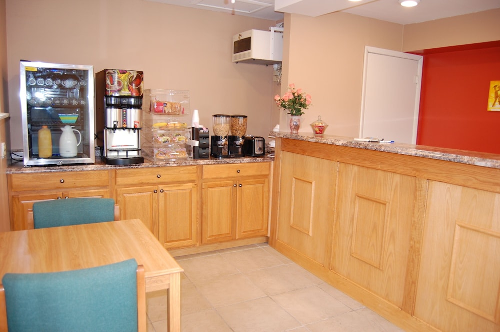 Canton Inn - photo 2