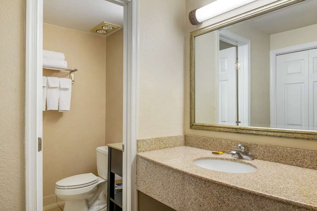 Best Western Plus Governor's Inn - photo 23