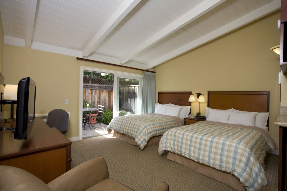 The Cottages Hotel - photo 9