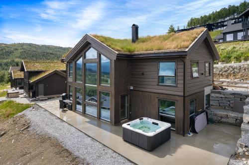 The Panorama Retreat Rindabotn Cabin — 4-Star Luxury Hotel in Sogndal, Norway
