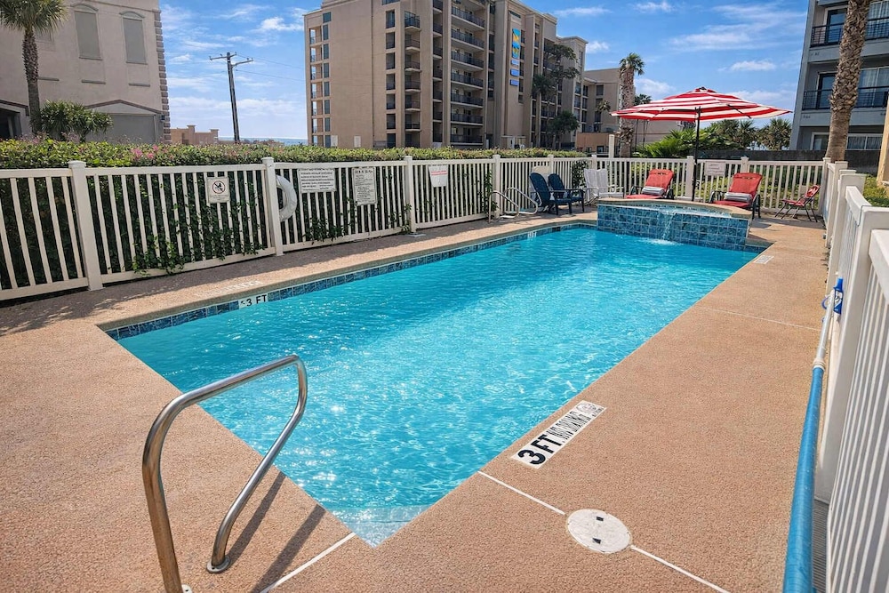 3rd Flr Beachview Luxe Elevator Pool BBQ — 4-Star Luxury Hotel in South Padre Island, United States