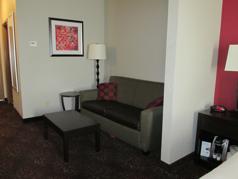 Holiday Inn Express Cloverdale by IHG - photo 44