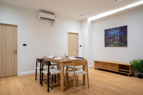 Townhouse in Khet Phayathai Ari