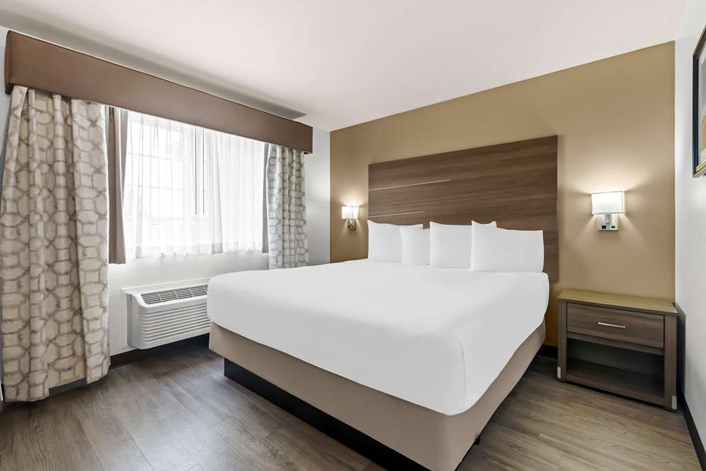 Best Western Plus Caldwell Inn & Suites - photo 32