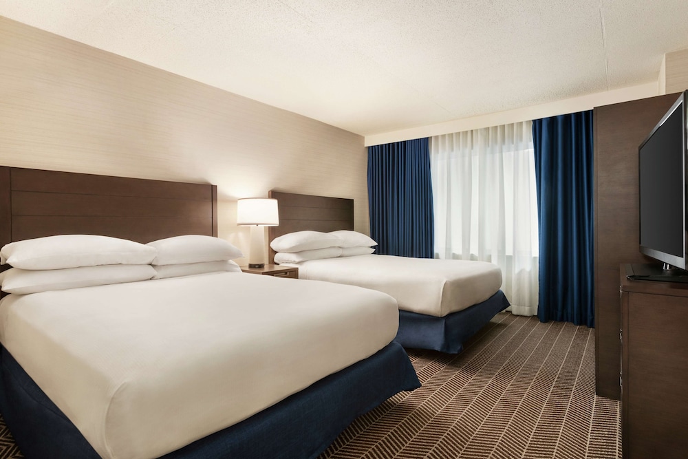 Embassy Suites Boston Logan Airport - photo 14